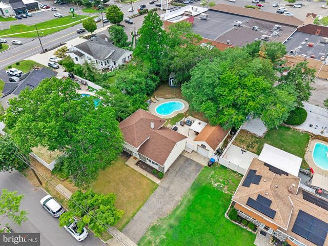 201 DOLORES DR, Cinnaminson, NJ 08077