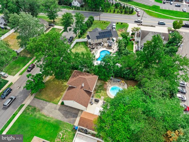 201 DOLORES DR, Cinnaminson, NJ 08077