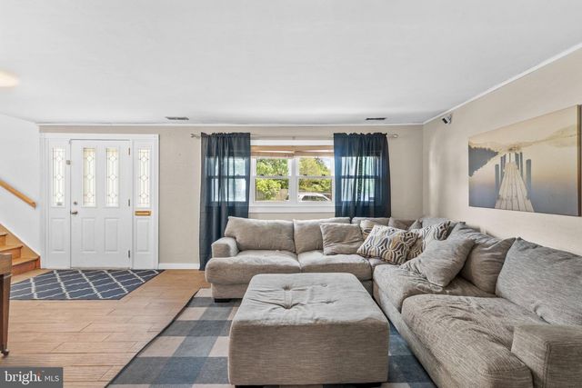 201 DOLORES DR, Cinnaminson, NJ 08077