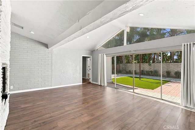 16020 Kittridge Street, Lake Balboa, CA 91406