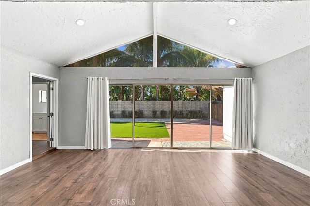 16020 Kittridge Street, Lake Balboa, CA 91406