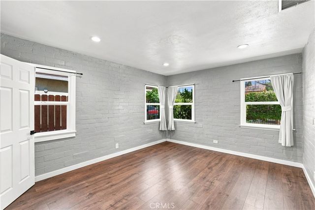 16020 Kittridge Street, Lake Balboa, CA 91406