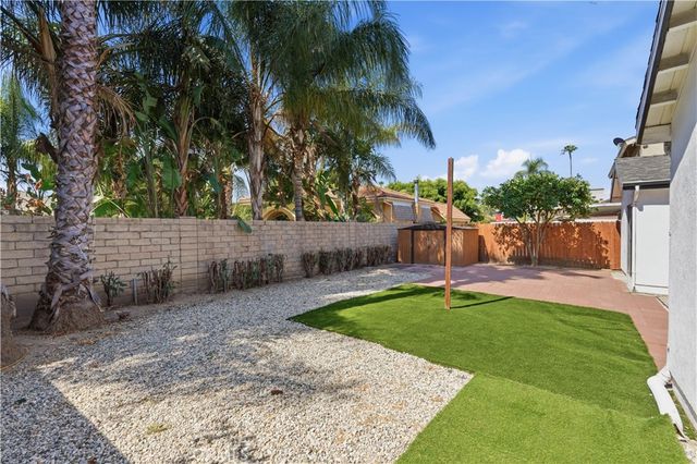 16020 Kittridge Street, Lake Balboa, CA 91406