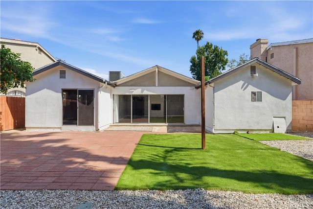 16020 Kittridge Street, Lake Balboa, CA 91406