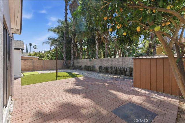 16020 Kittridge Street, Lake Balboa, CA 91406