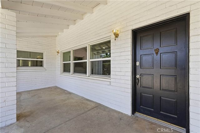 16020 Kittridge Street, Lake Balboa, CA 91406