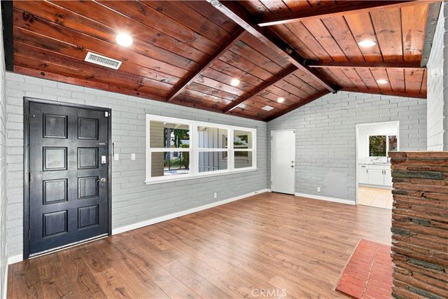 16020 Kittridge Street, Lake Balboa, CA 91406