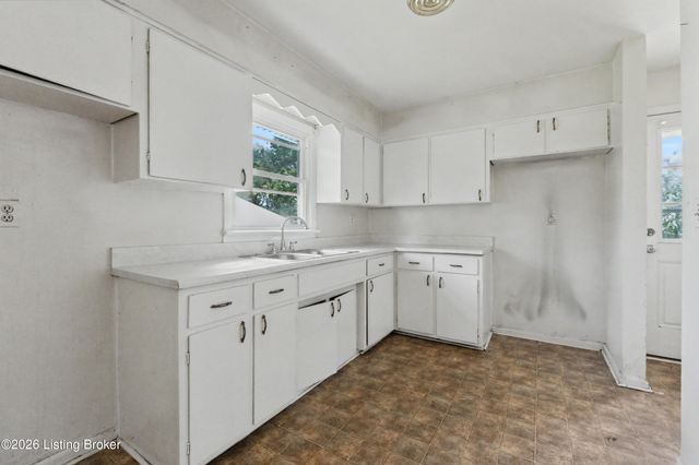 6503 Don Bon Ct, Louisville, KY 40258