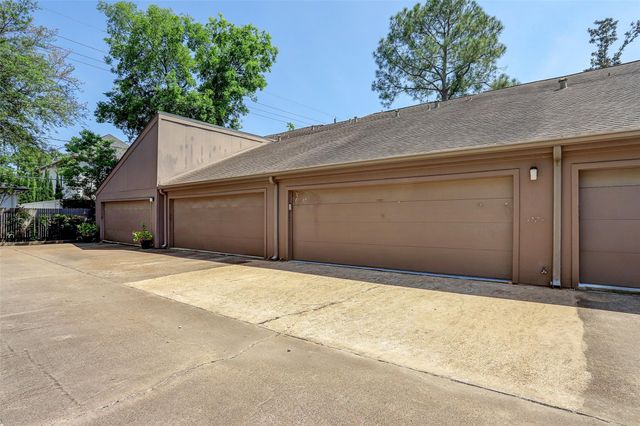 1201 Bering Drive 27, Houston, TX 77057
