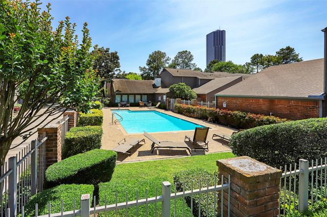 1201 Bering Drive 27, Houston, TX 77057