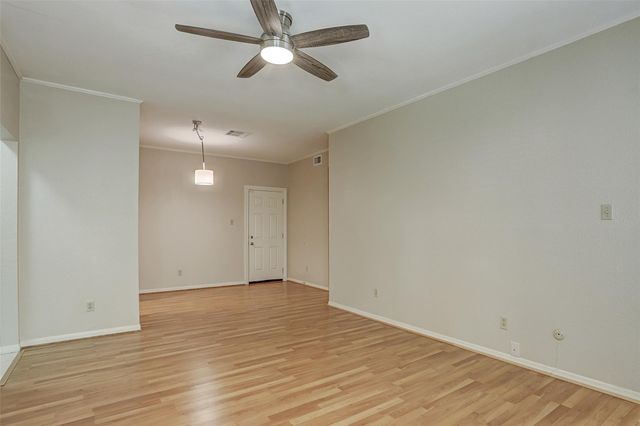 1201 Bering Drive 27, Houston, TX 77057