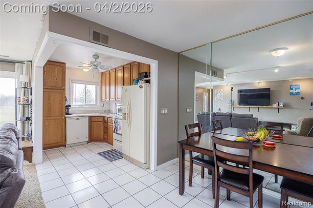 517 Country Club Drive, Saint Clair Shores, MI 48082