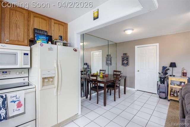 517 Country Club Drive, Saint Clair Shores, MI 48082