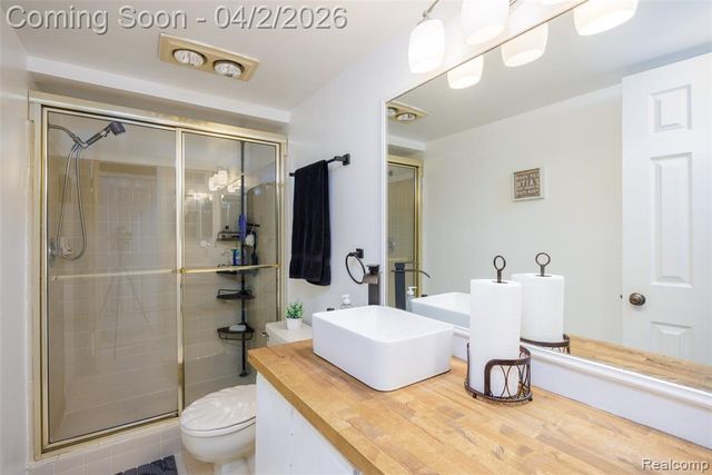 517 Country Club Drive, Saint Clair Shores, MI 48082