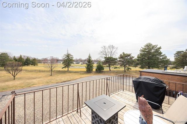 517 Country Club Drive, Saint Clair Shores, MI 48082