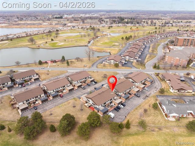 517 Country Club Drive, Saint Clair Shores, MI 48082