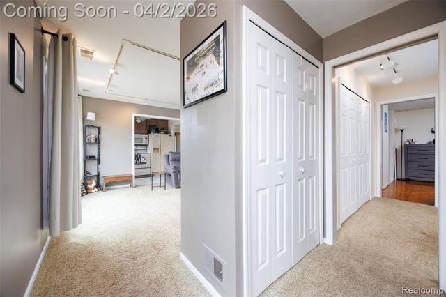 517 Country Club Drive, Saint Clair Shores, MI 48082