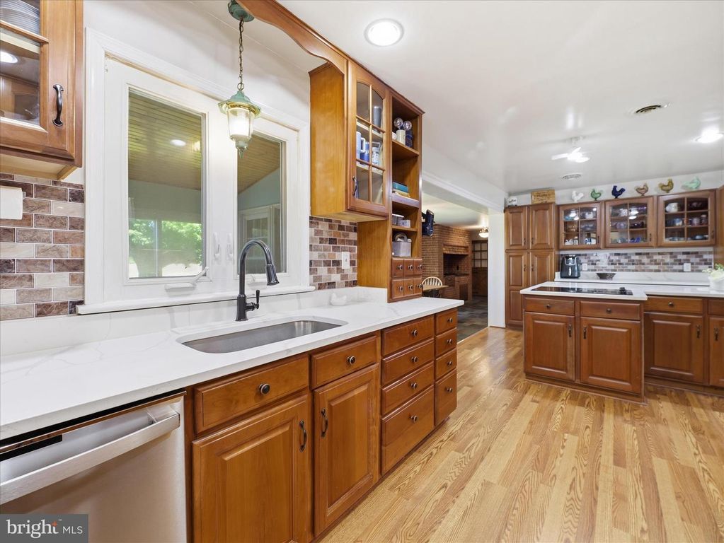Image 12 of property listing at 14626 NATIONAL PIKE, Clear Spring, MD 21722