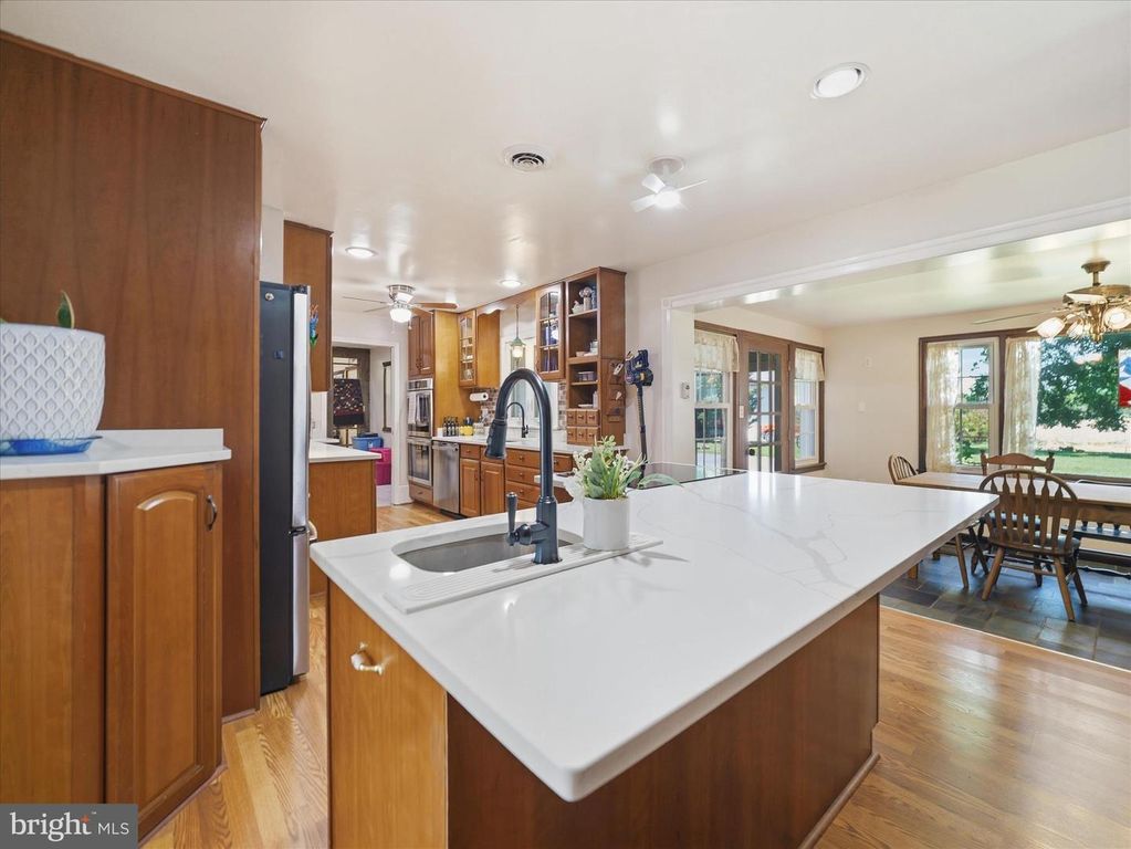 Image 15 of property listing at 14626 NATIONAL PIKE, Clear Spring, MD 21722