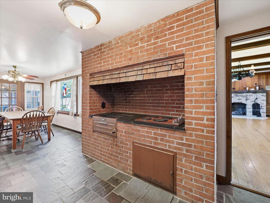 Image 19 of property listing at 14626 NATIONAL PIKE, Clear Spring, MD 21722