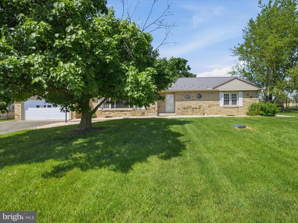 Image 2 of property listing at 14626 NATIONAL PIKE, Clear Spring, MD 21722