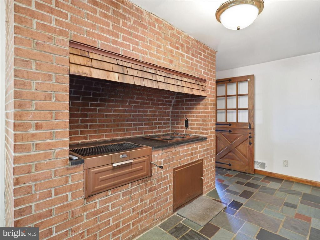 Image 20 of property listing at 14626 NATIONAL PIKE, Clear Spring, MD 21722