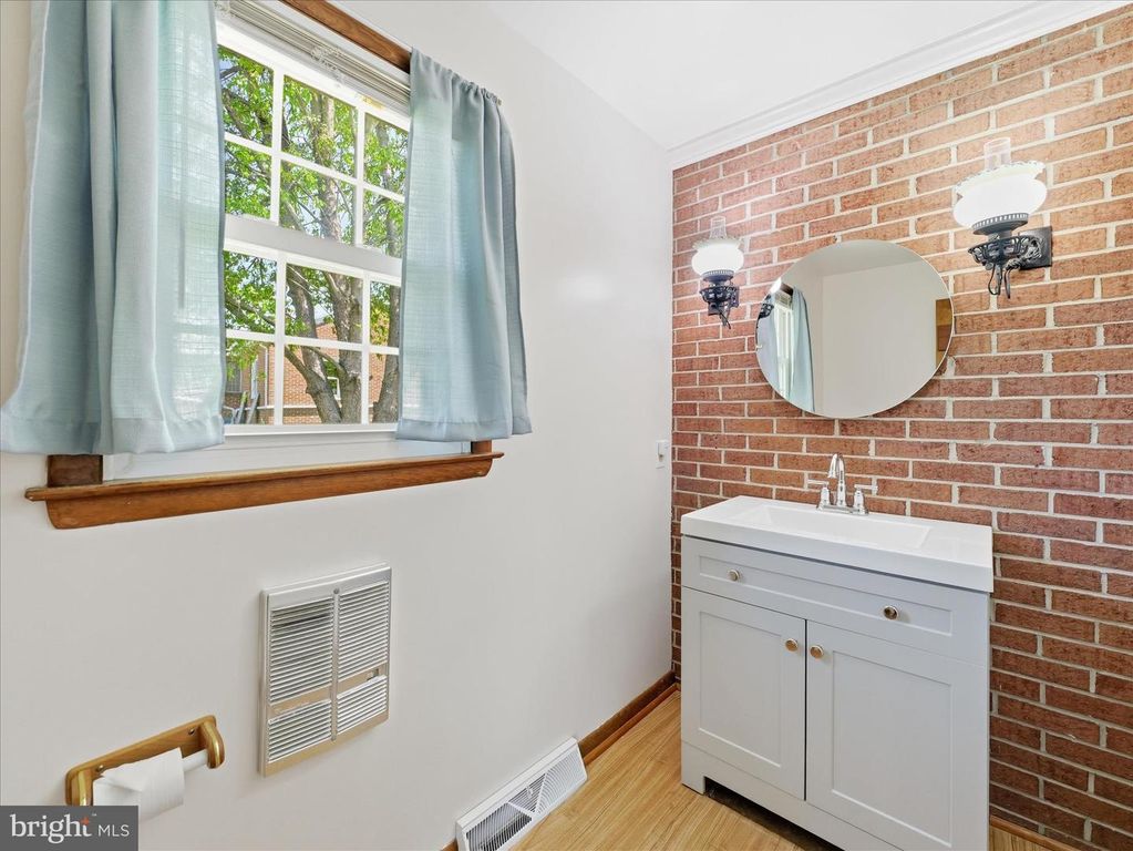 Image 33 of property listing at 14626 NATIONAL PIKE, Clear Spring, MD 21722