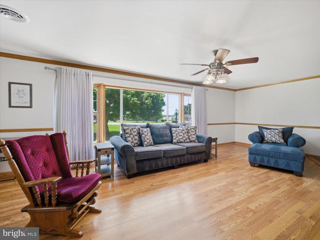 Image 4 of property listing at 14626 NATIONAL PIKE, Clear Spring, MD 21722