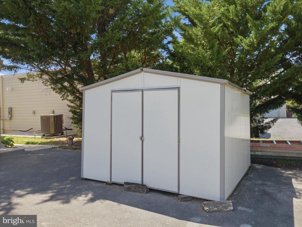 Image 47 of property listing at 14626 NATIONAL PIKE, Clear Spring, MD 21722