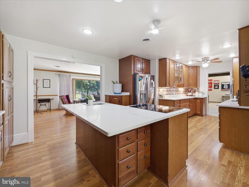 Image 9 of property listing at 14626 NATIONAL PIKE, Clear Spring, MD 21722