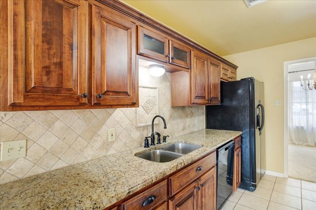 1910 Nancy Lea Drive, Bonham, TX 75418