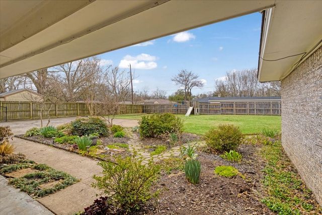 1910 Nancy Lea Drive, Bonham, TX 75418
