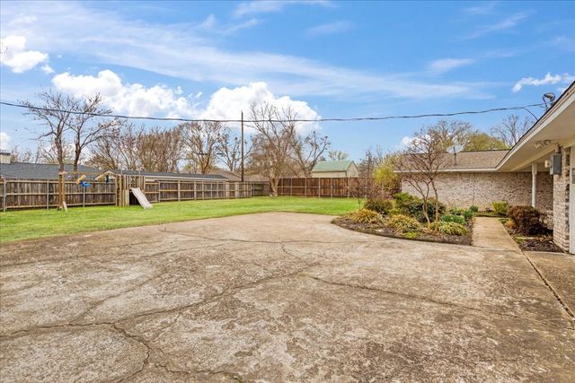 1910 Nancy Lea Drive, Bonham, TX 75418