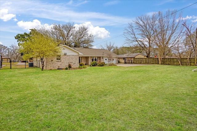 1910 Nancy Lea Drive, Bonham, TX 75418