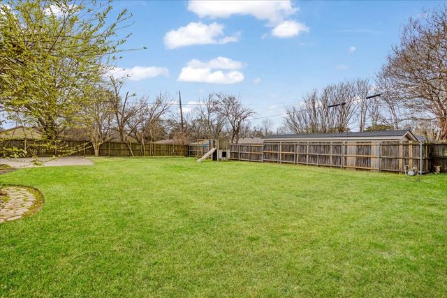 1910 Nancy Lea Drive, Bonham, TX 75418