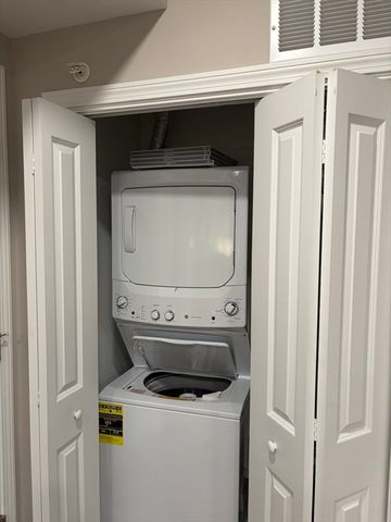 92 Sagamore St 202, Quincy, MA 02171