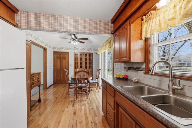 6828 Lakeshore Drive, Raytown, MO 64133