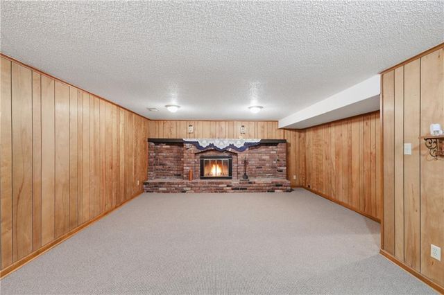 6828 Lakeshore Drive, Raytown, MO 64133