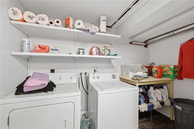 6828 Lakeshore Drive, Raytown, MO 64133