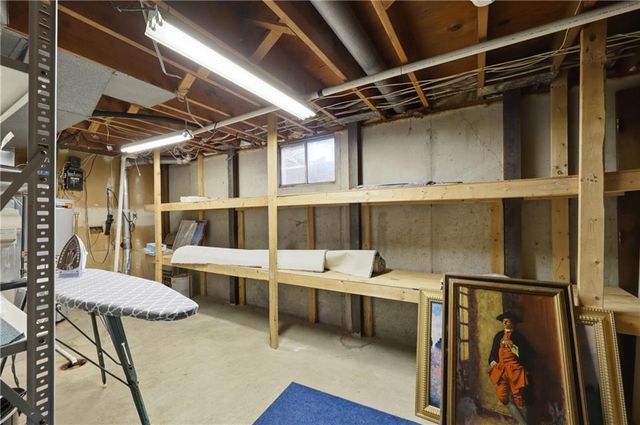 6828 Lakeshore Drive, Raytown, MO 64133