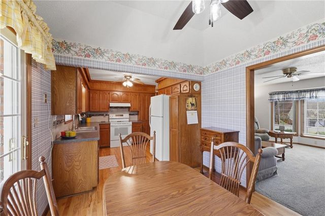 6828 Lakeshore Drive, Raytown, MO 64133