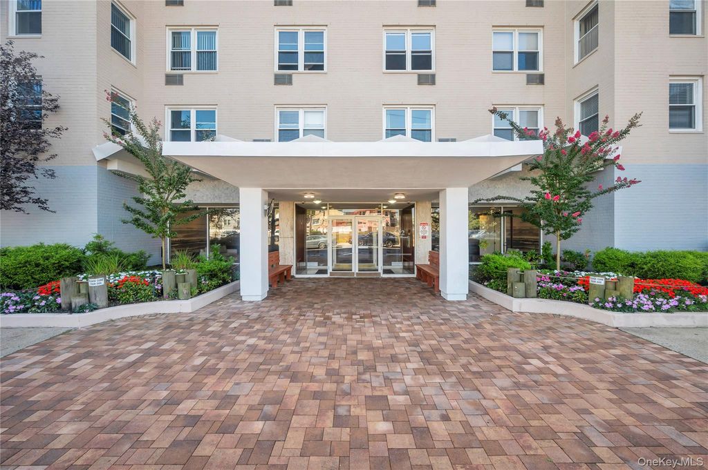 522 Shore Road 3U, Long Beach, NY 11561
