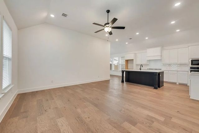 636 Caprice Bluff, Fate, TX 75189