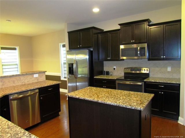 6716 Brentmoor Court, Hope Mills, NC 28348