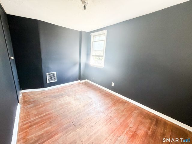 1384 Boston Avenue, Bridgeport, CT 06610