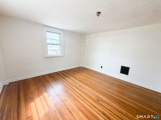 1384 Boston Avenue, Bridgeport, CT 06610