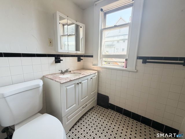 1384 Boston Avenue, Bridgeport, CT 06610