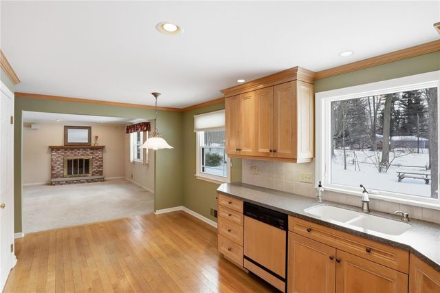 126 Brentwood Lane, Perinton, NY 14450