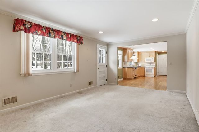 126 Brentwood Lane, Perinton, NY 14450