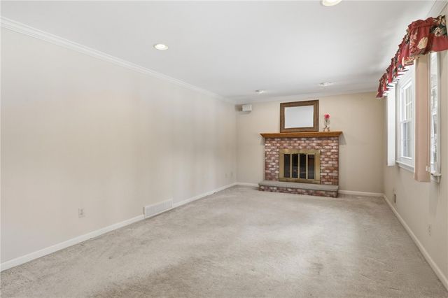 126 Brentwood Lane, Perinton, NY 14450